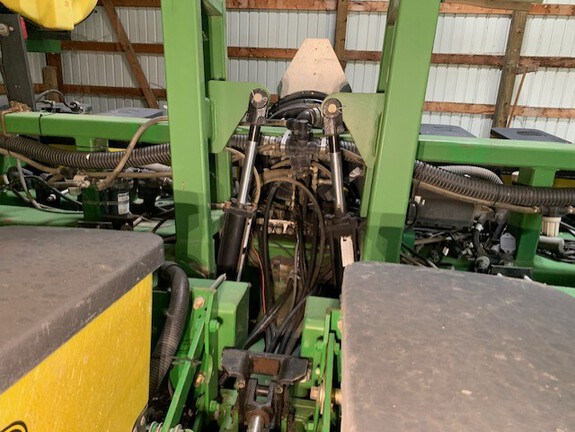 1998 John Deere 1750 Planter