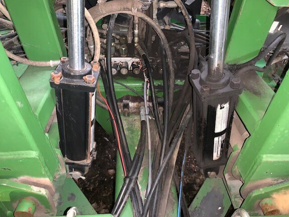 1998 John Deere 1750 Planter