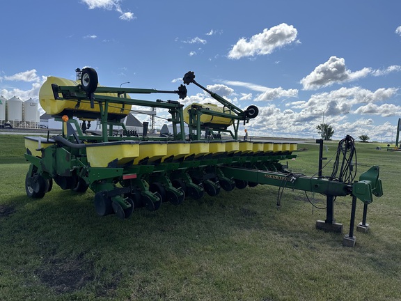 1998 John Deere 1750 Planter