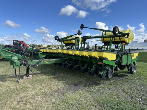 1998 John Deere 1750 Planter