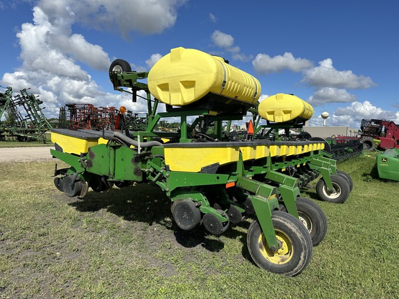 1998 John Deere 1750 Planter