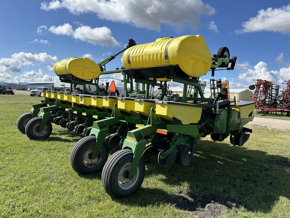 1998 John Deere 1750 Planter