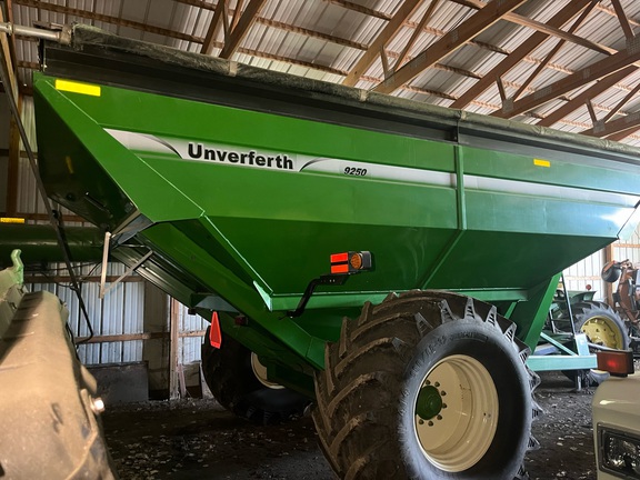 2009 Unverferth 9250 Grain Cart