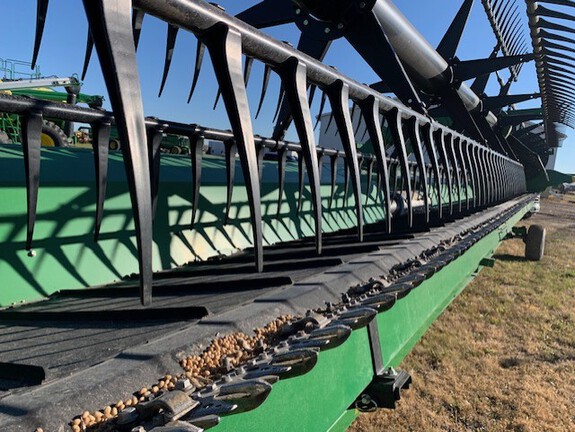 2018 John Deere 645FD Header Combine