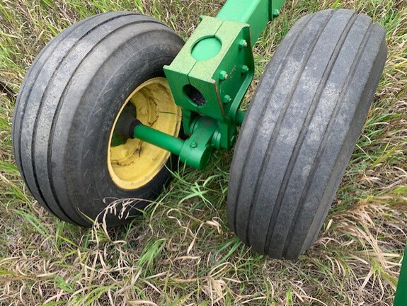 2004 John Deere 2410 Chisel Plow