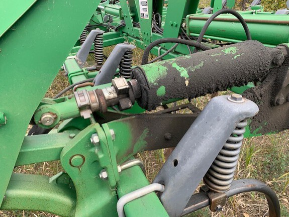 2004 John Deere 2410 Chisel Plow