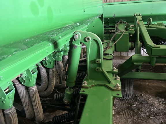 2001 John Deere 455 Drill