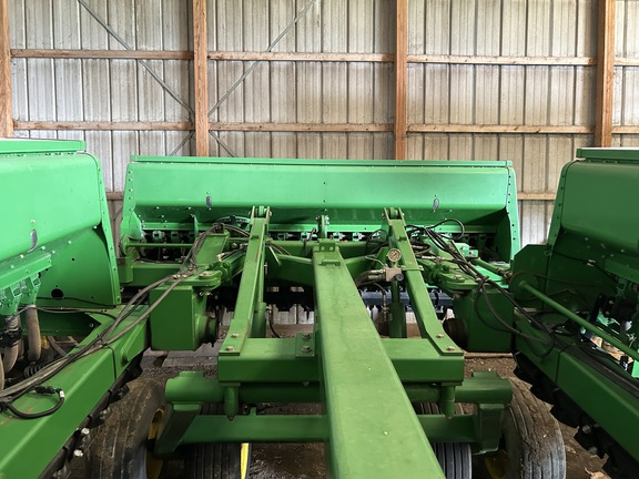 2001 John Deere 455 Drill