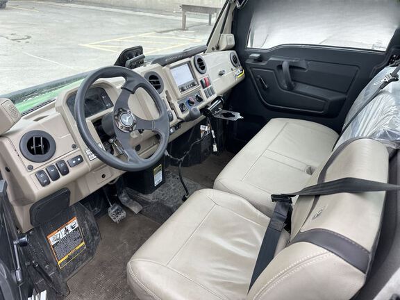 2023 John Deere XUV835R ATV