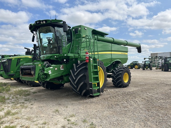2024 John Deere S780 Combine