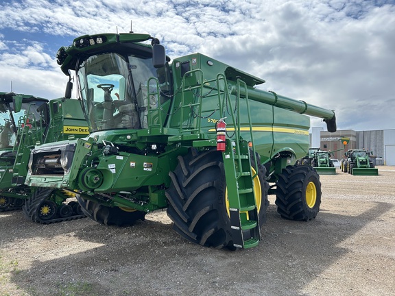 2024 John Deere S780 Combine