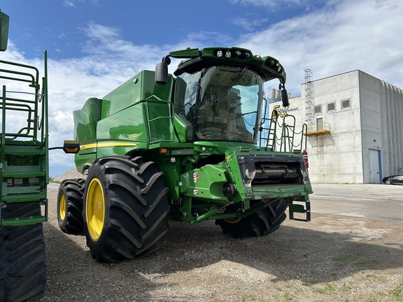 2024 John Deere S780 Combine