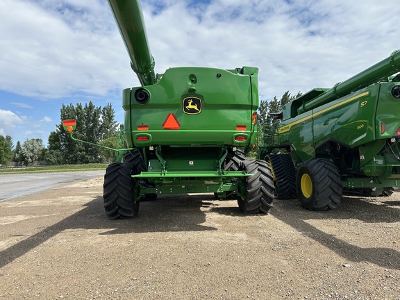 2024 John Deere S780 Combine