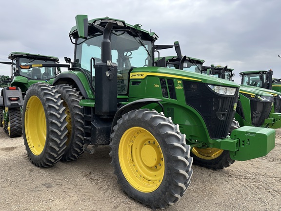 2022 John Deere 7R 250 Tractor