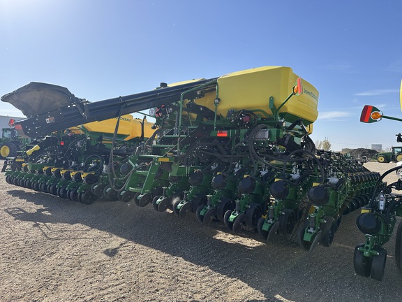 2022 John Deere DB66 Planter