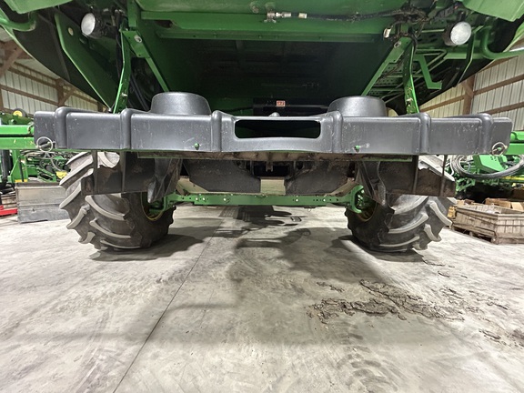 2014 John Deere S690 Combine