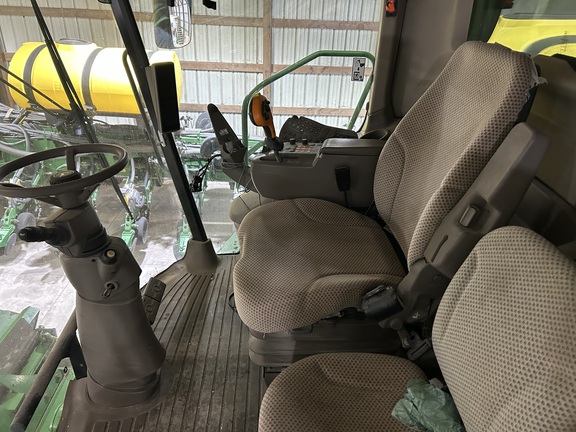 2014 John Deere S690 Combine