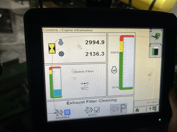 2014 John Deere S690 Combine