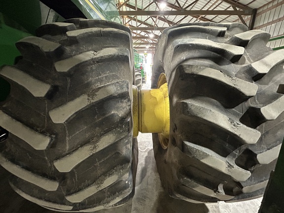 2014 John Deere S690 Combine