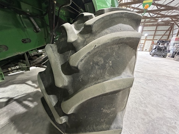 2014 John Deere S690 Combine