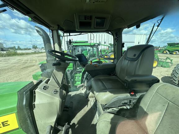 2022 John Deere 8R 230 Tractor