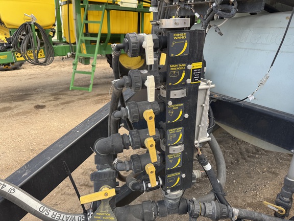 2001 Flexi-Coil S67 Sprayer