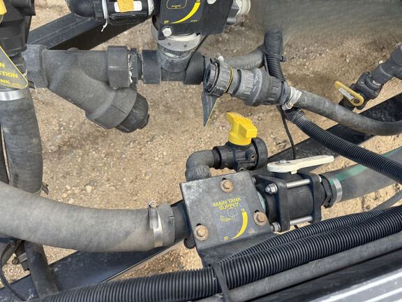 2001 Flexi-Coil S67 Sprayer/High Clearance