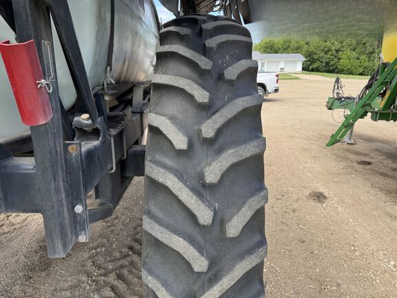 2001 Flexi-Coil S67 Sprayer/High Clearance
