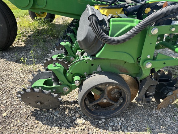 2025 John Deere DR24 Tree Planter