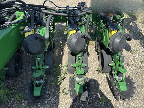 2025 John Deere DR24 Planter