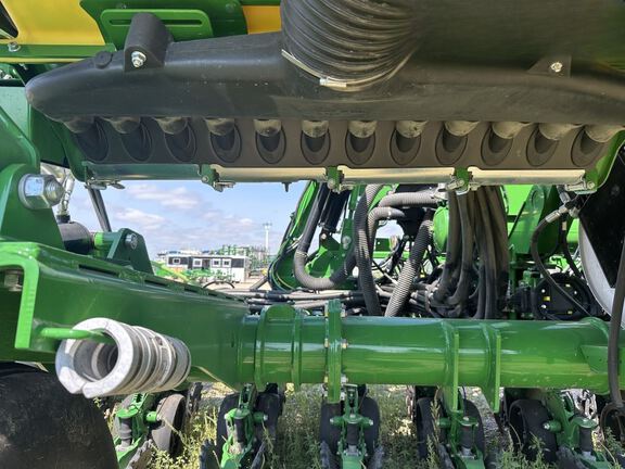 2025 John Deere DR24 Planter