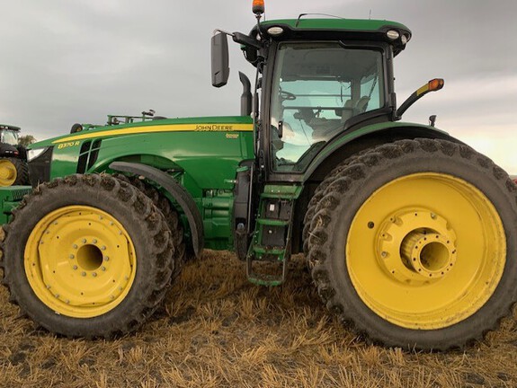 2017 John Deere 8370R Tractor