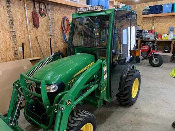 2014 John Deere 2025R Tractor Compact