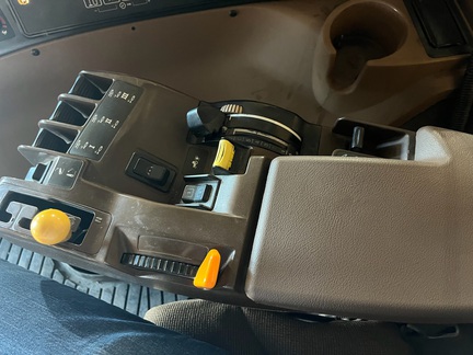 2000 John Deere 8210 Tractor