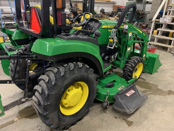 2018 John Deere 2032R Tractor Compact