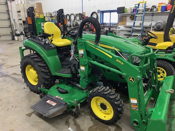 2018 John Deere 2032R Tractor Compact