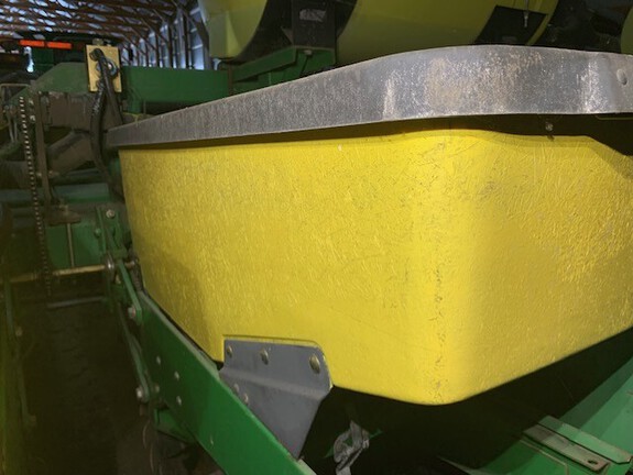 John Deere 1750 Planter