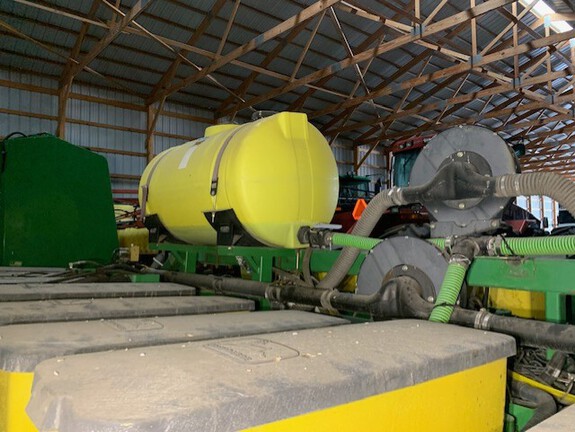 John Deere 1750 Planter