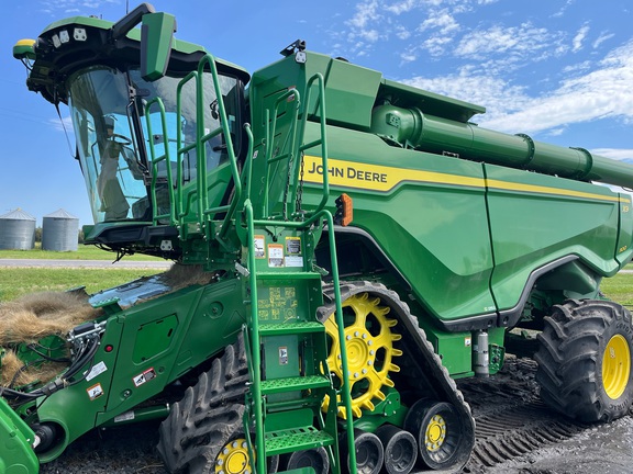 2021 John Deere X9 1100 Combine