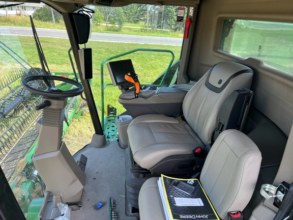 2022 John Deere X9 1100 Combine