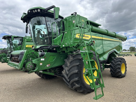 2022 John Deere X9 1100 Combine