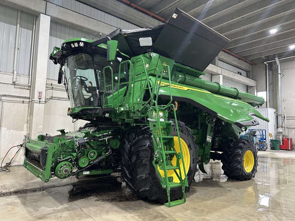 2022 John Deere X9 1100 Combine