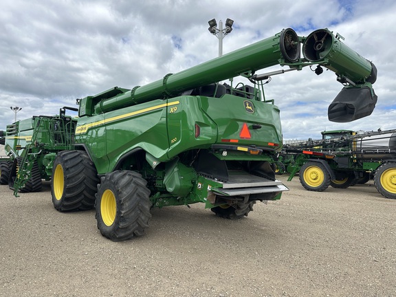 2022 John Deere X9 1100 Combine