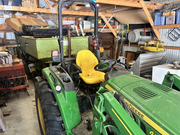 2018 John Deere 4052R Tractor Compact