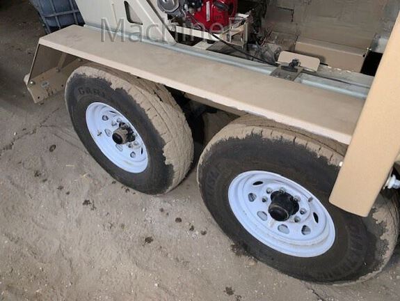 2022 Unverferth 2755XL Tender