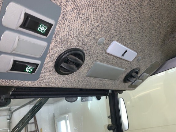 2023 John Deere 2025R Tractor Compact