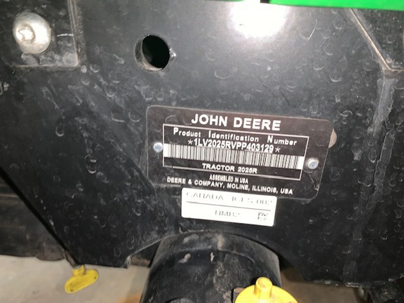 2023 John Deere 2025R Tractor Compact