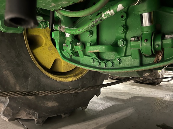 2015 John Deere 9520R Tractor 4WD