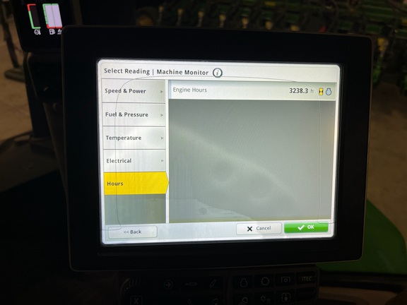 2015 John Deere 9520R Tractor 4WD