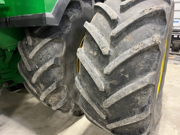 2015 John Deere 9520R Tractor 4WD
